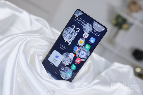 vivo S19 Pro：東方美(měi)學設計與全焦段人(rén)像的(de)集大(dà)成者